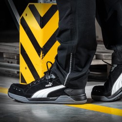 Baskets de sécurité Puma S3 ESD HRO SRC Puma Airtwist noires en cuir grainé hydrofuge.